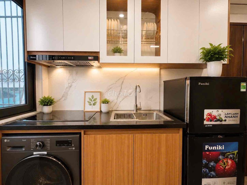 Phòng mới full nội thất gần Cao đẳng FPT đường Phú Diễn