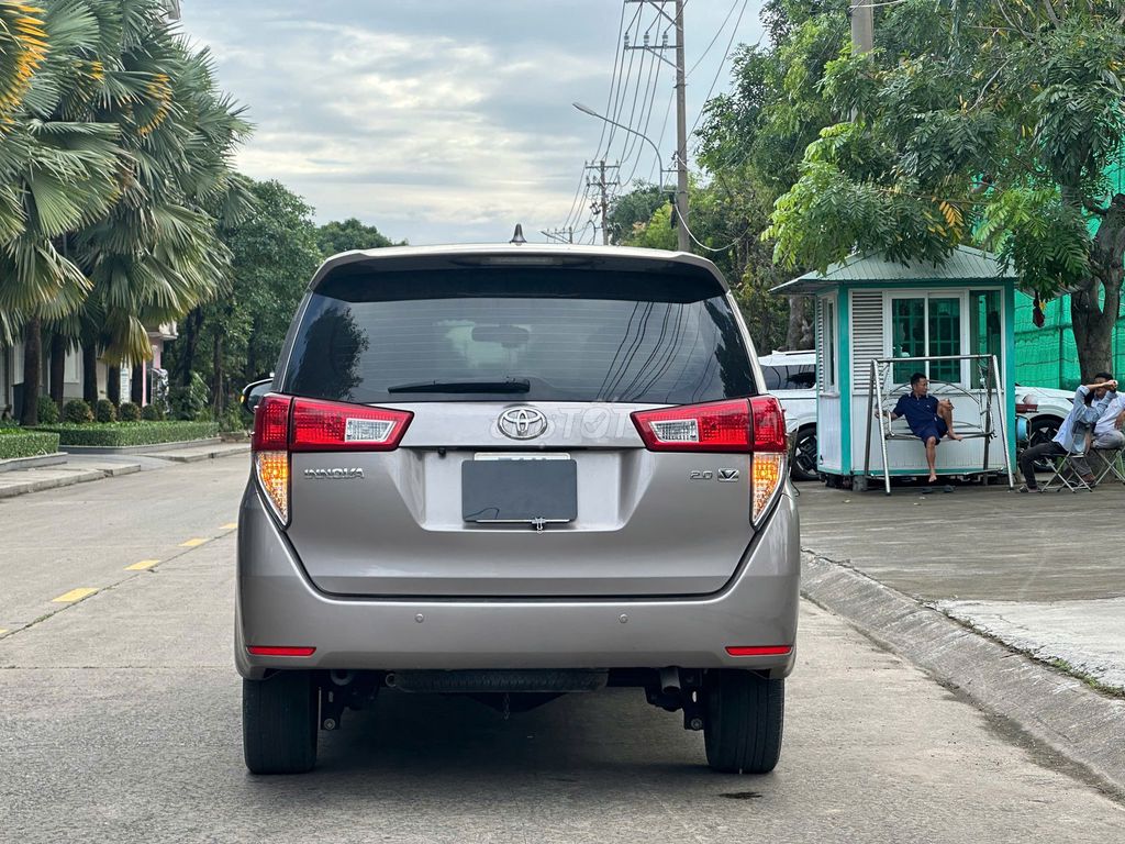 Toyota Innova 2019 2.0V - 57000 km. Mua bán Ô tô tại Thành phố Dĩ An Bình Dương được đăng bởi Siêu Thị Ô Tô Bình Dương  hình 7