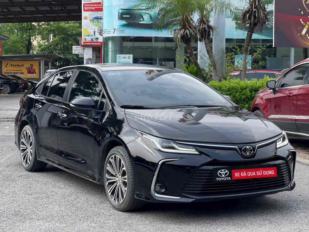 Toyota Corolla Altis 1.8V 2022 черный новый оригинал