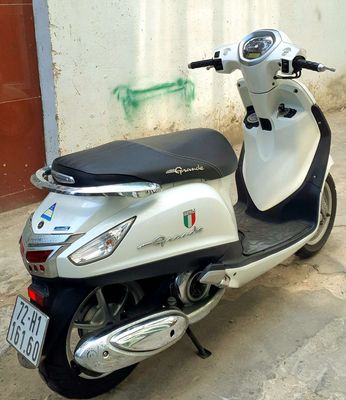 Yamaha Grande Trắng