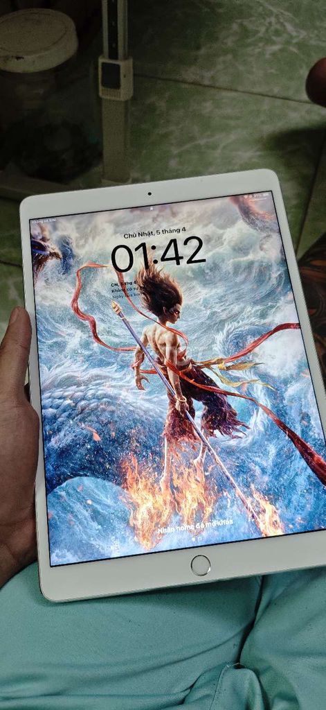 iPad Pro 10.5 full wifi 4g máy keng như ảnh. Mua bán Máy tính bảng tại Quận 8 Tp Hồ Chí Minh được đăng bởi Jennythanh hình 1