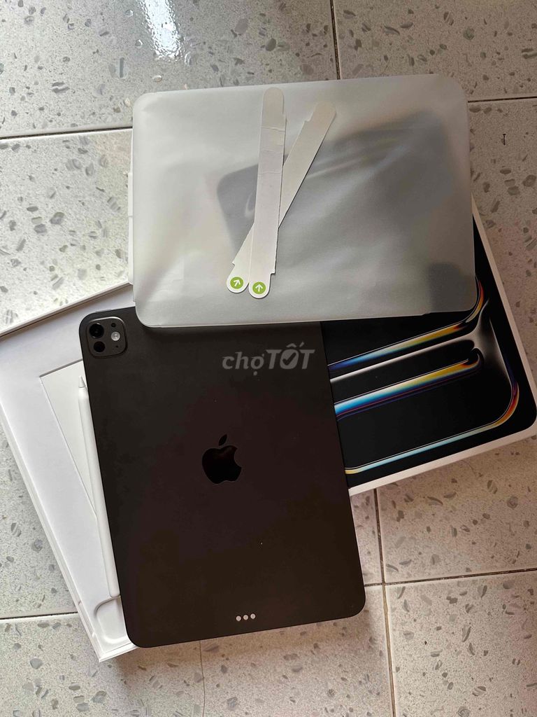 Apple iPad Pro M5 11 inch 256GB Xám. Mua bán Máy tính bảng tại Quận 4 Tp Hồ Chí Minh được đăng bởi Phạm Duy Luân hình 1