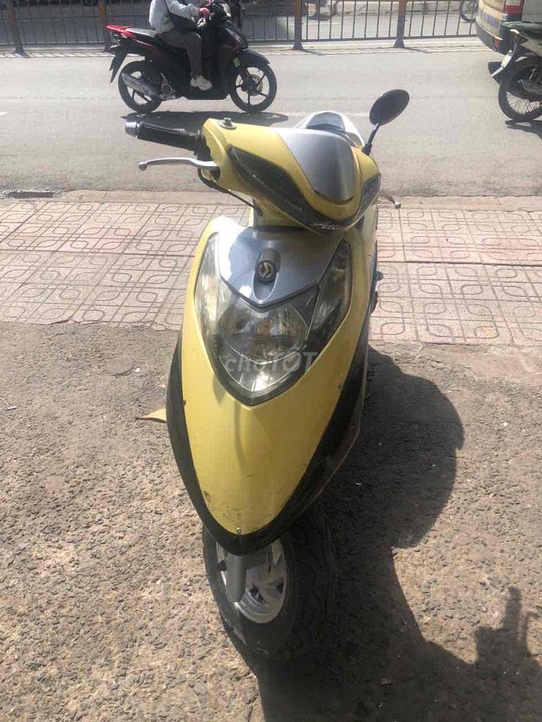 SYM Attila 2010 màu Vàng đen. Mua bán Xe máy tại Quận 7 Tp Hồ Chí Minh được đăng bởi Le tan cang hình 1