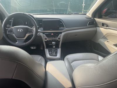 Hyundai Elantra 2024 Đỏ 5 chỗ
