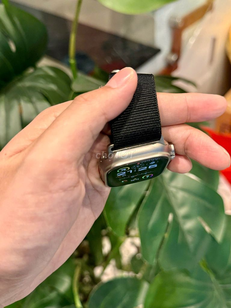 Apple Watch ULTRA 2 titan 49mm Mỹ pin 100% .