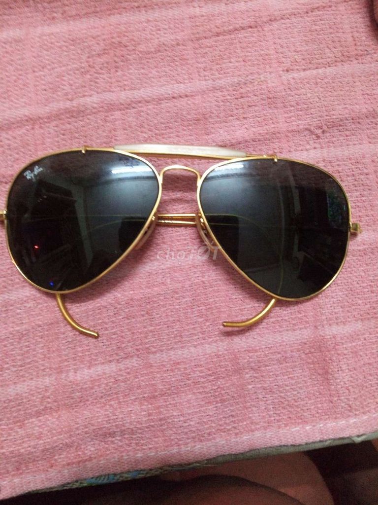 Mắt kính Rayban xưa