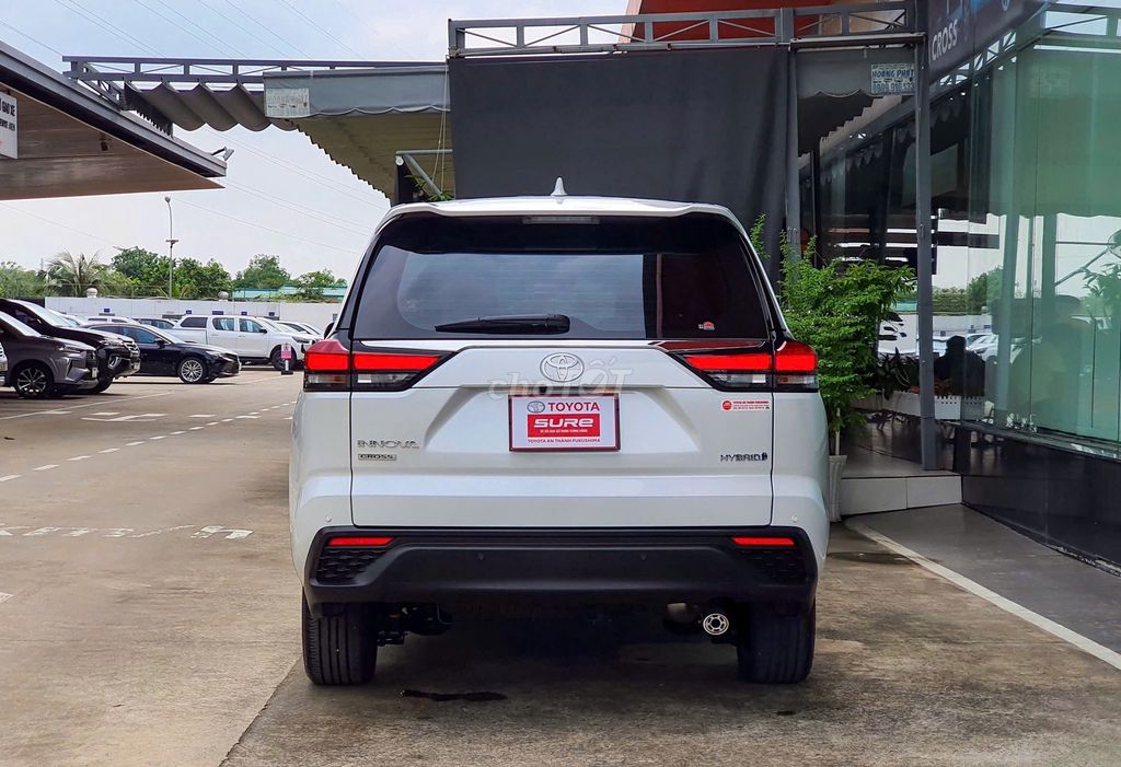 Innova Cross HEV 2024 - 5702 km -980 THƯƠNG LƯỢNG. Mua bán Ô tô tại Huyện Bình Chánh Tp Hồ Chí Minh được đăng bởi TRANGTRAN TOYOTA AN THÀNH hình 14