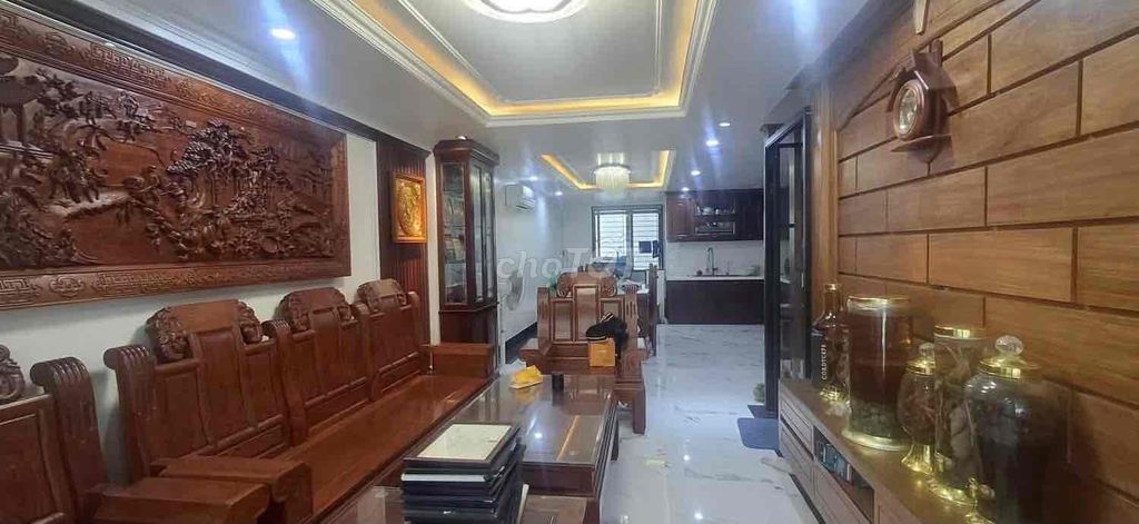 Giảm giá hơn 2 tỷ cần bán nhanh nhà 5 tầng Nguyễn Phước lan