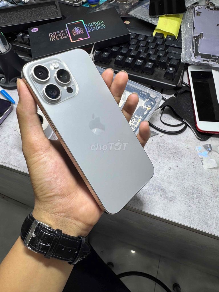 iPhone 15 Pro Max 256GB Bạc, Mới 100%. Mua bán Điện thoại tại Thành phố Huế Thừa Thiên Huế được đăng bởi nguyễn công khanh hình 1