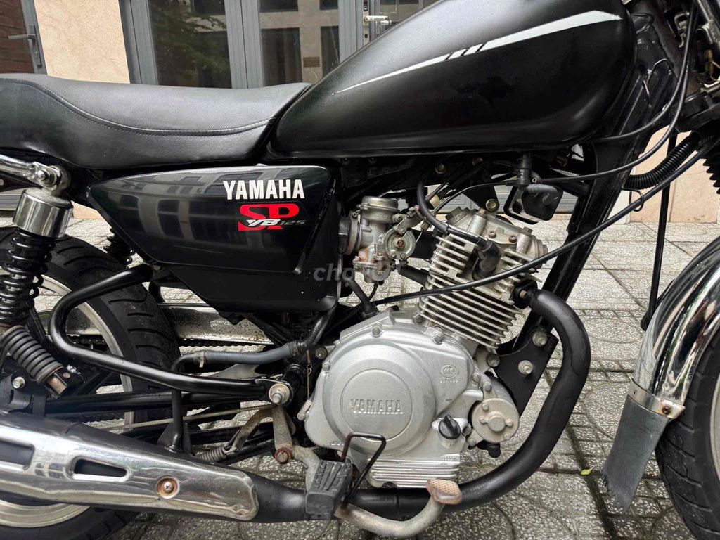 Номерной знак Yamaha YB125SP 2018, номер 85
