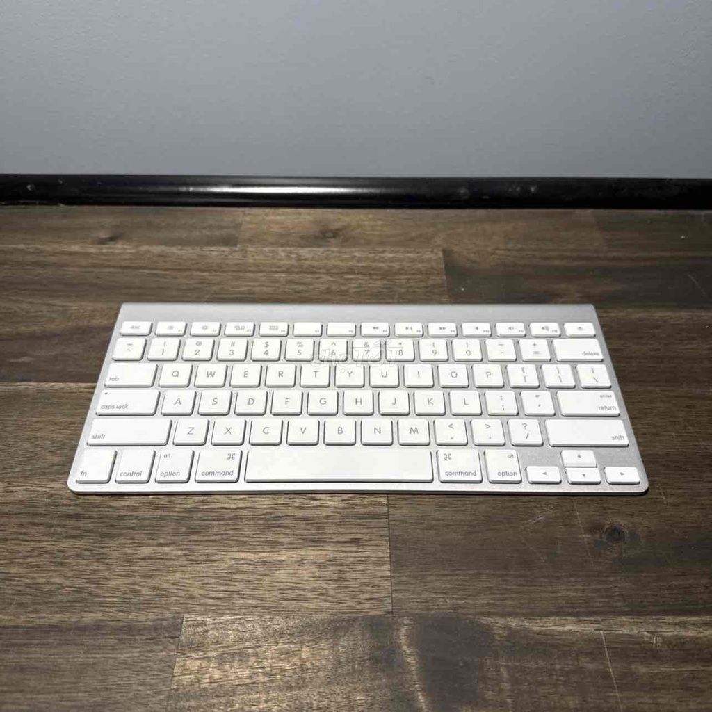 Bán bàn phím Apple magic 1. Mua bán Phụ kiện (Màn hình, Chuột...) tại Quận 8 Tp Hồ Chí Minh được đăng bởi Huynh Thu hình 1