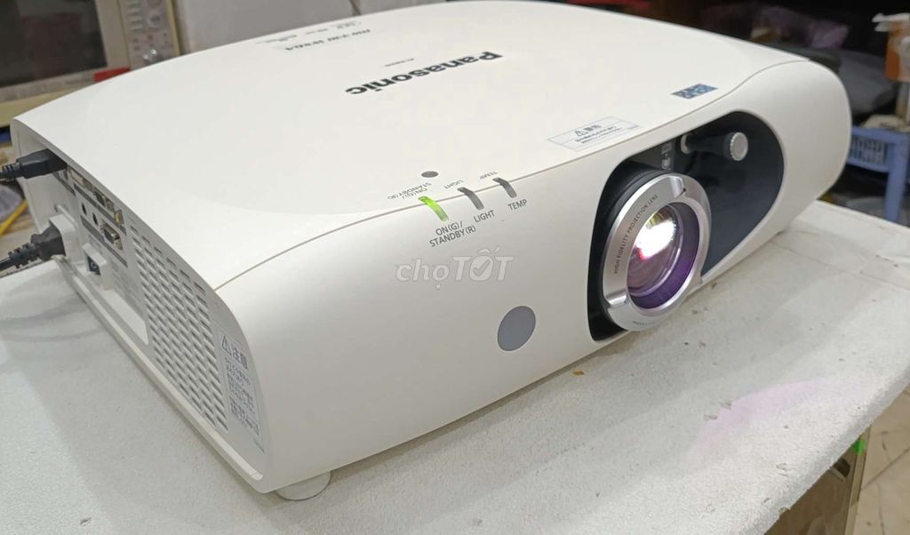 Bán máy chiếu Panasonic pt-RW330