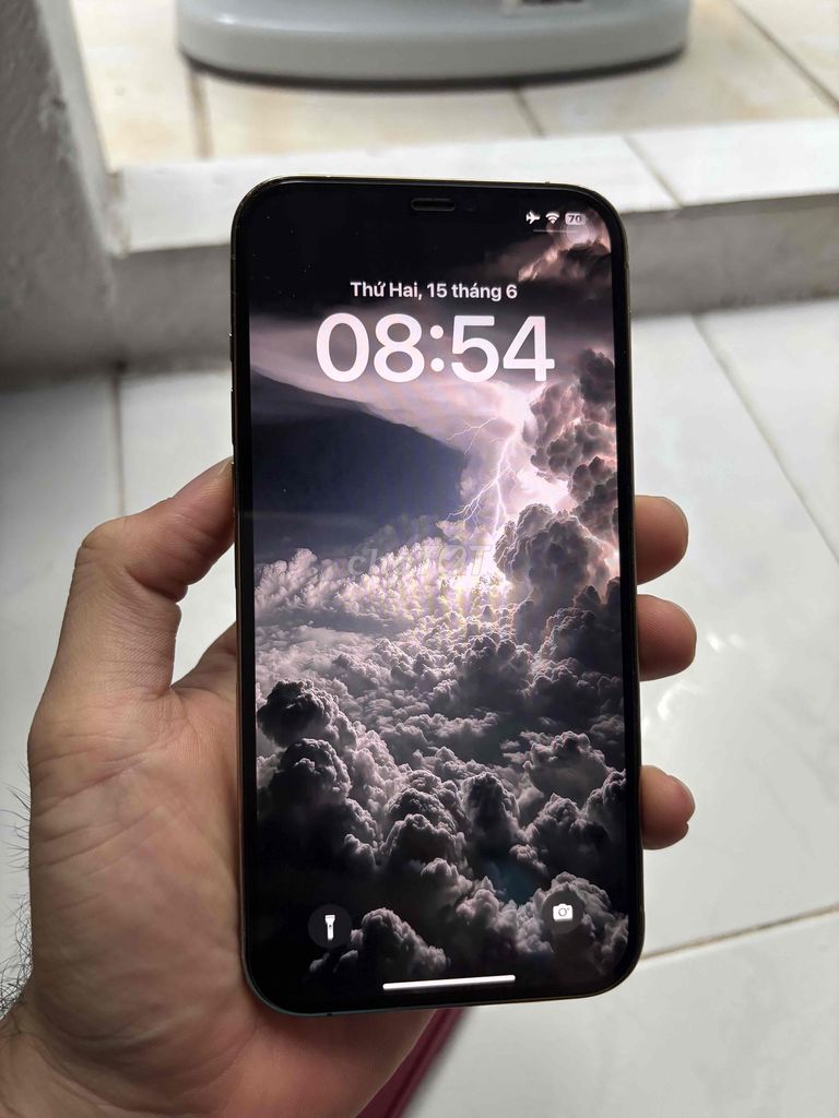 Apple iPhone 12 Pro Max Lock 128GB Gold. Mua bán Điện thoại tại Thành phố Vũng Tàu Bà Rịa - Vũng Tàu được đăng bởi Hailong Le hình 1