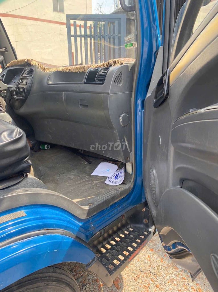 Bán gấp veam 2.4 tấn đời 2017 thùng kín 4m2. Mua bán Xe tải, xe ben tại Thành phố Thuận An Bình Dương được đăng bởi Xe tải Bình Dương hình 6