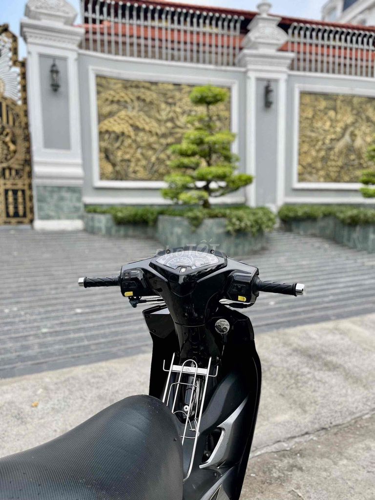 Suzuki X-Bike 125cc màu Đen. Mua bán Xe máy tại Quận 8 Tp Hồ Chí Minh được đăng bởi Tấn Đạt hình 2