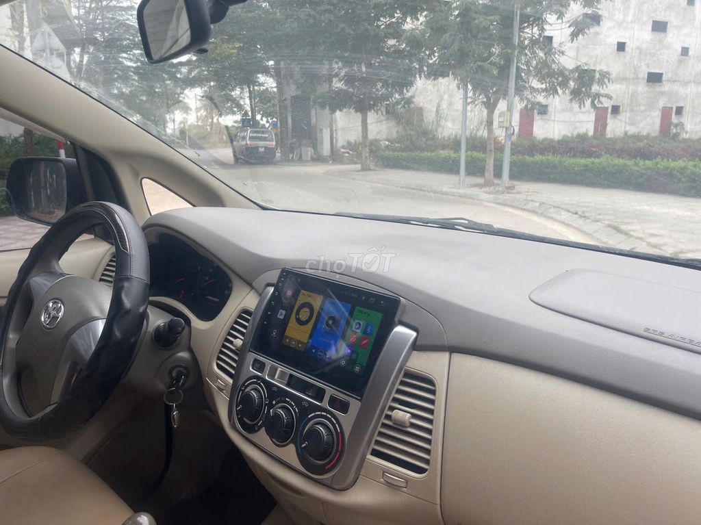 Toyota Innova 2016 2.0E