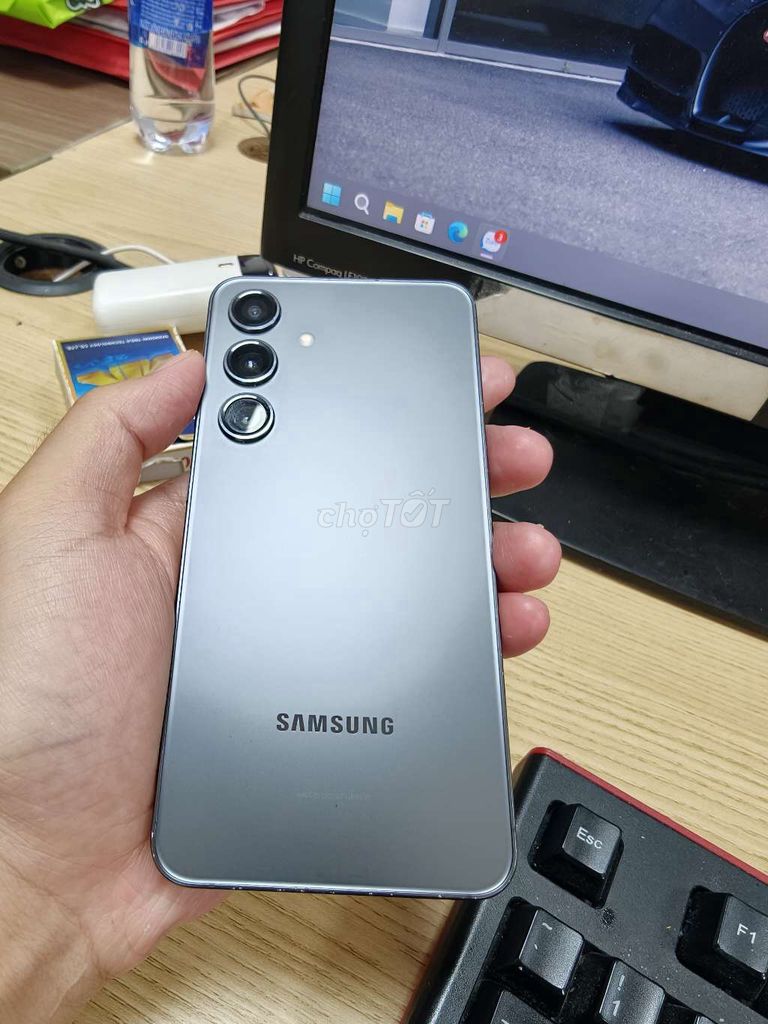 Samsung S24 5G 8GB/128GB Đen titan mỹ. Mua bán Điện thoại tại Quận Tân Bình Tp Hồ Chí Minh được đăng bởi Hoàng Minh Đức hình 1