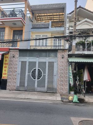 Bán nhà mặt tiền 3 lầu Bà Điểm _ HCM