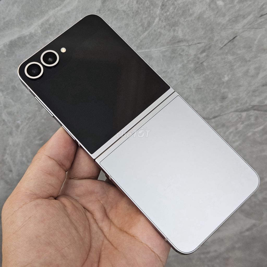 Samsung Galaxy Z Flip 6 256GB Bạc (VN). Mua bán Điện thoại tại Quận Thanh Khê Đà Nẵng được đăng bởi Cửa Hàng Vietphones Store hình 1