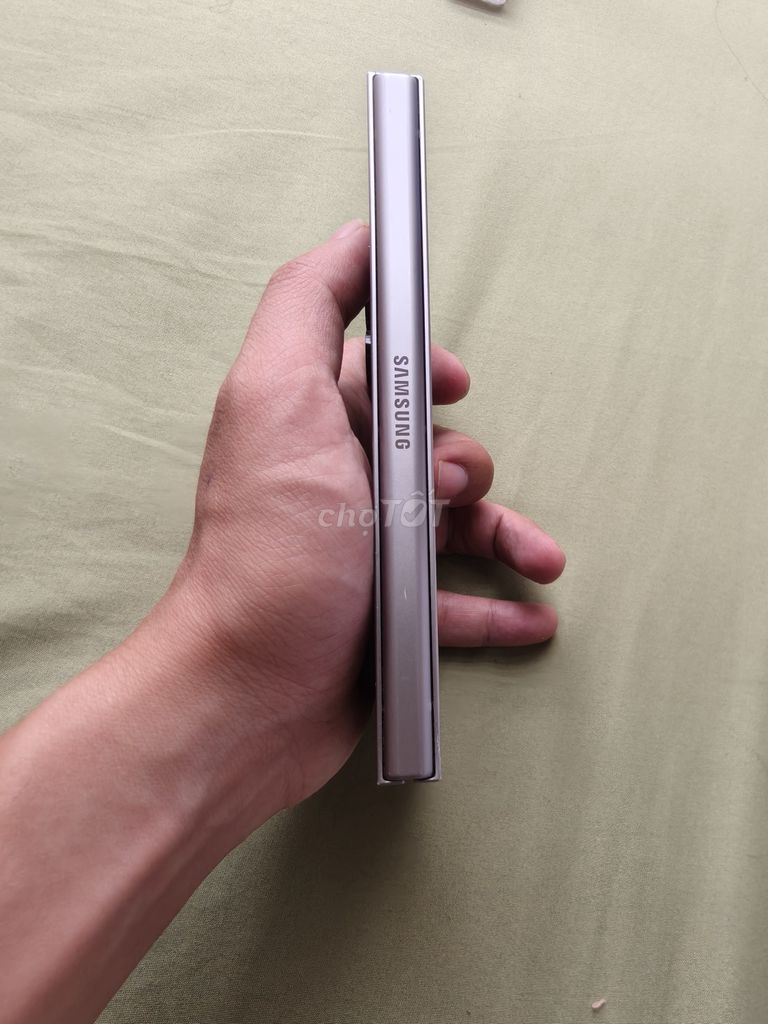 Samsung Zfold 6 Bạc Đã sử dụng. Mua bán Điện thoại tại Quận Nam Từ Liêm Hà Nội được đăng bởi QuangHuy Nguyen hình 1