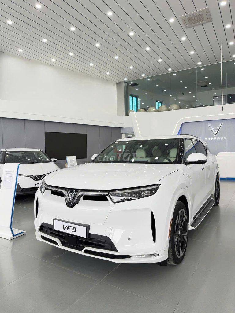 VinFast VF9 - SẠC MIỄN PHÍ + MIỄN THUẾ TRƯỚC BẠ. Mua bán Ô tô tại Quận Tân Phú Tp Hồ Chí Minh được đăng bởi Hồ Hoàng Hải hình 2