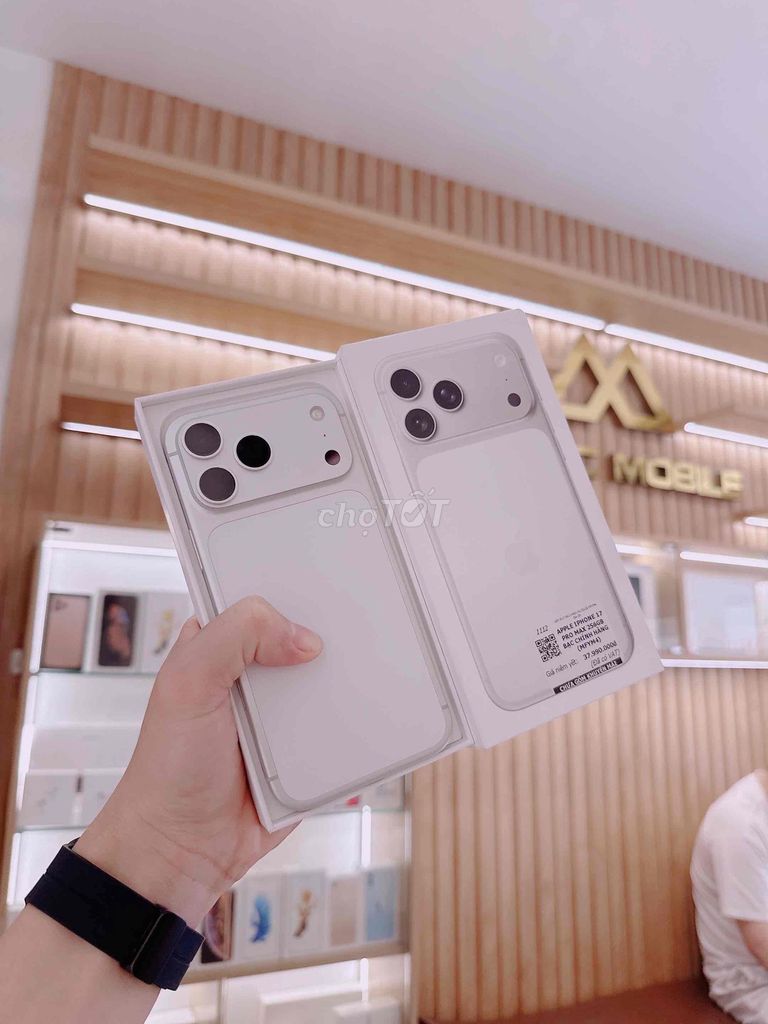 iPhone 17 Pro Max 256GB Bạc Pin 100 Hàng CellPhone. Mua bán Điện thoại tại Quận Đống Đa Hà Nội được đăng bởi Ngô Minh Hoàng hình 1