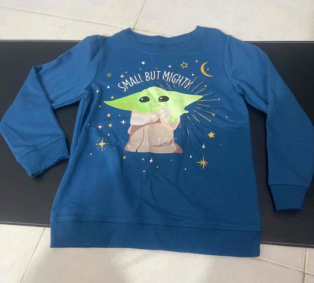 Áo thun tay dài Starwar auth bé size 3-4T mới 90%