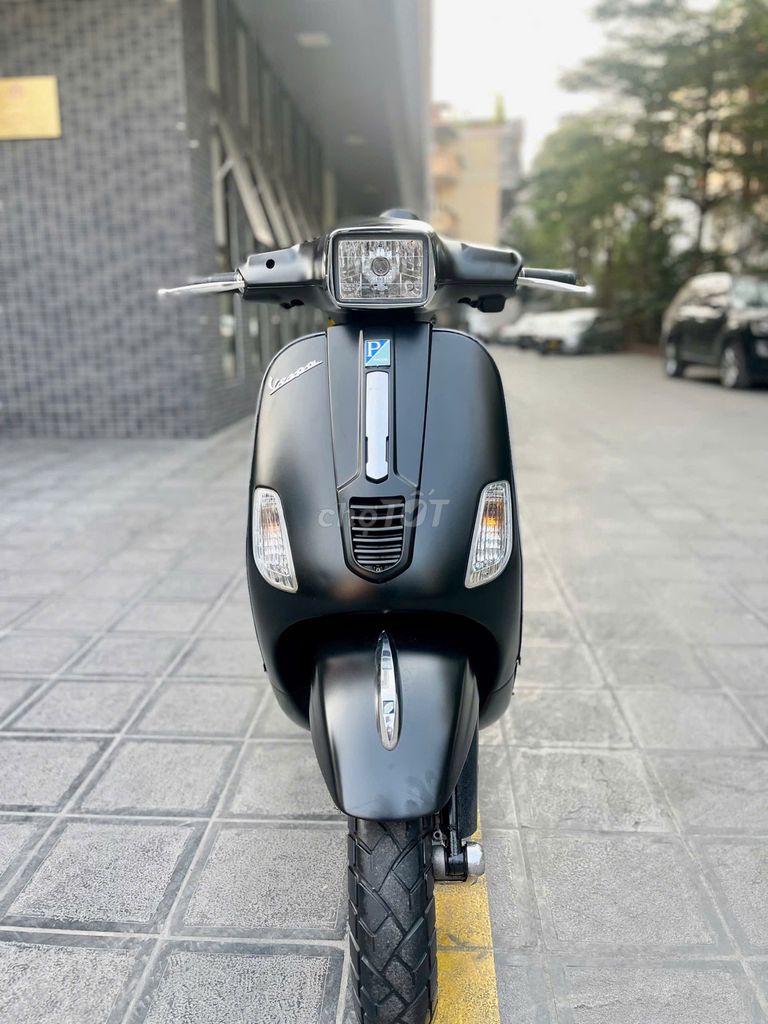 Piaggio Vespa S 2011 ie đen sần cực mới