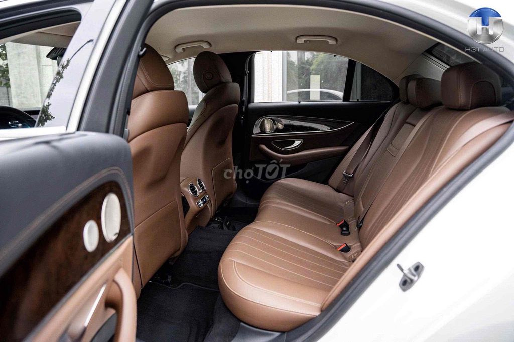 Mercedes_E200_Exclusive Model 2023 Bank 90%. Mua bán Ô tô tại Quận 7 Tp Hồ Chí Minh được đăng bởi PHÁT ĐẠT LUXURY CAR hình 12