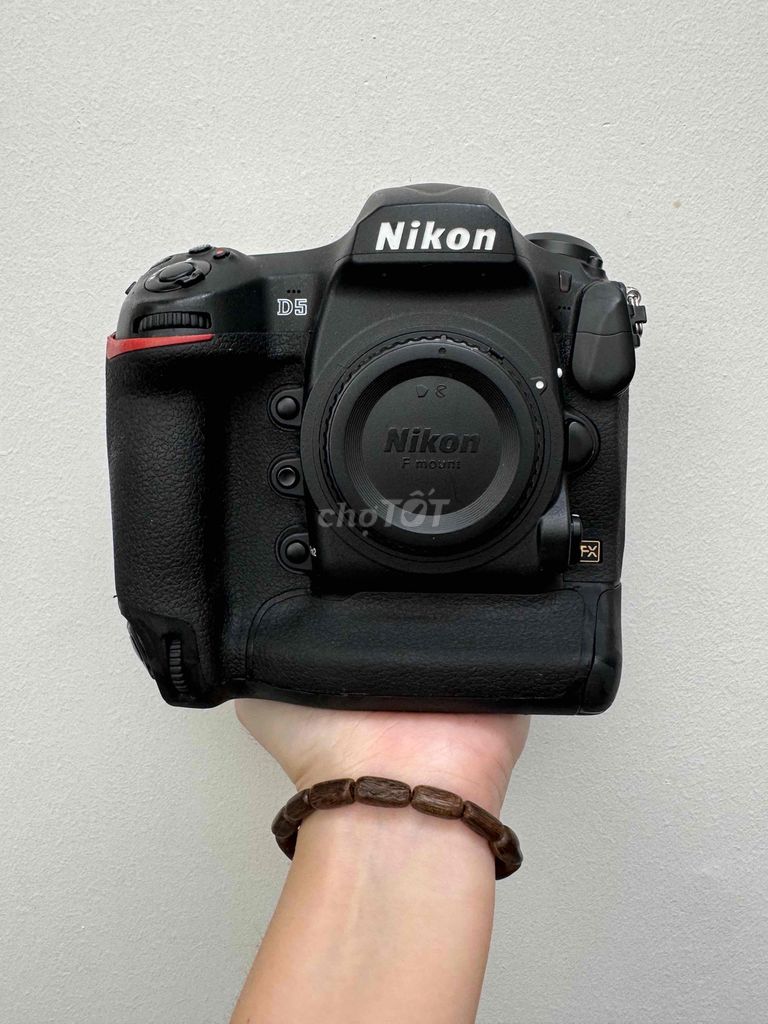 Nikon D5 ngon tốt