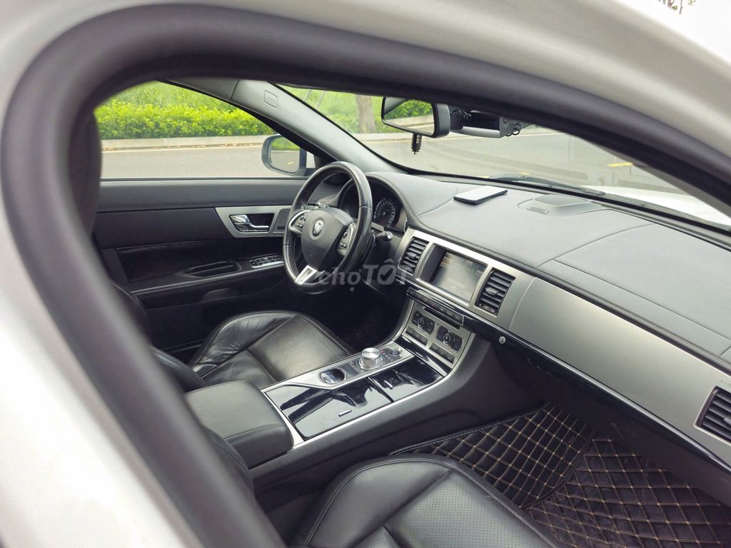 Jaguar XF 2014 2.0 AT - 125000 km. Mua bán Ô tô tại Thành phố Thủ Đức Tp Hồ Chí Minh được đăng bởi SÀN Ô TÔ VIỆT NAM SÀI GÒN hình 11
