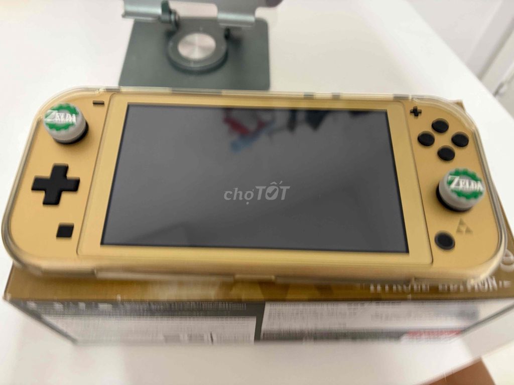 Nintendo Switch Lite Hyrule Edition 256GB Vàng. Mua bán Thiết bị chơi game tại Thành phố Thủ Đức Tp Hồ Chí Minh được đăng bởi Nhan hình 1