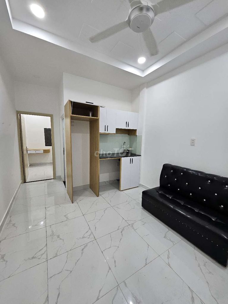 ВЛАДЕЛЕЦ АРЕНДУЮЩЕЙ СТУДИИ 43/7 THUONG FUC PHAN RIGHT BAR HOME 5,2 МИЛЛИОНА ДОЛЛАРОВ