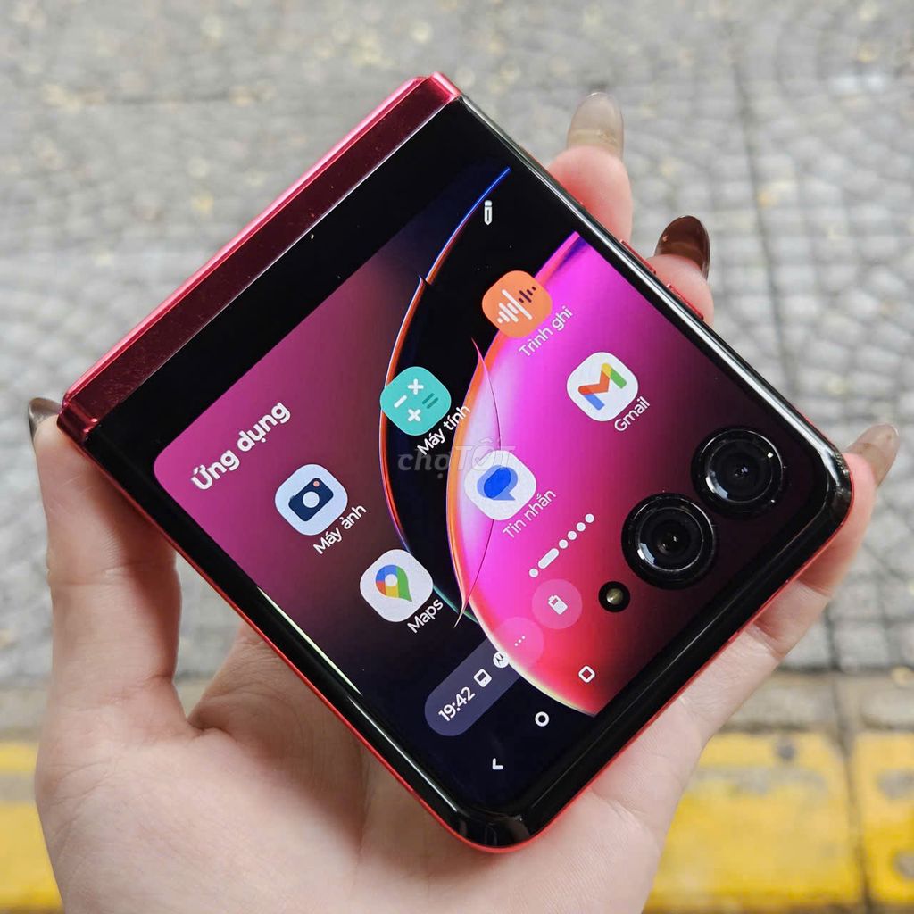 Motorola Razr 40 Ultra. Mua bán Điện thoại tại Quận Thanh Khê Đà Nẵng được đăng bởi Vietphones Store 16 Kỳ Đồng hình 1