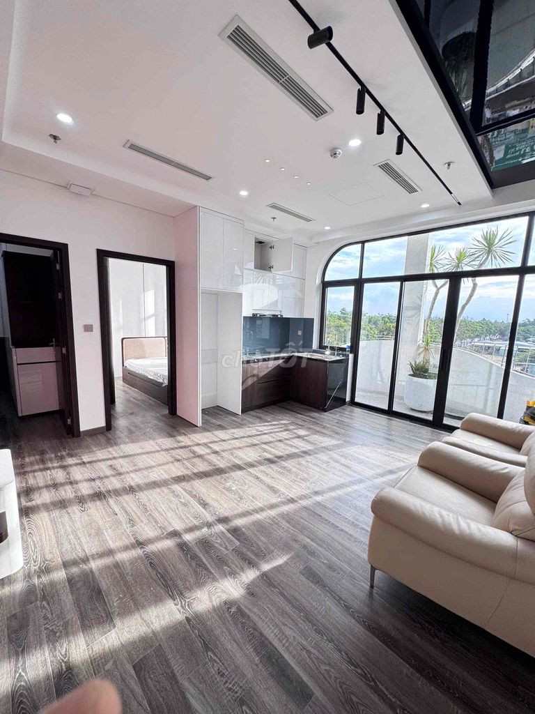 căn hộ Siêu Vip mặt tiền đường sát Trần Quốc Vượng Khu FPT