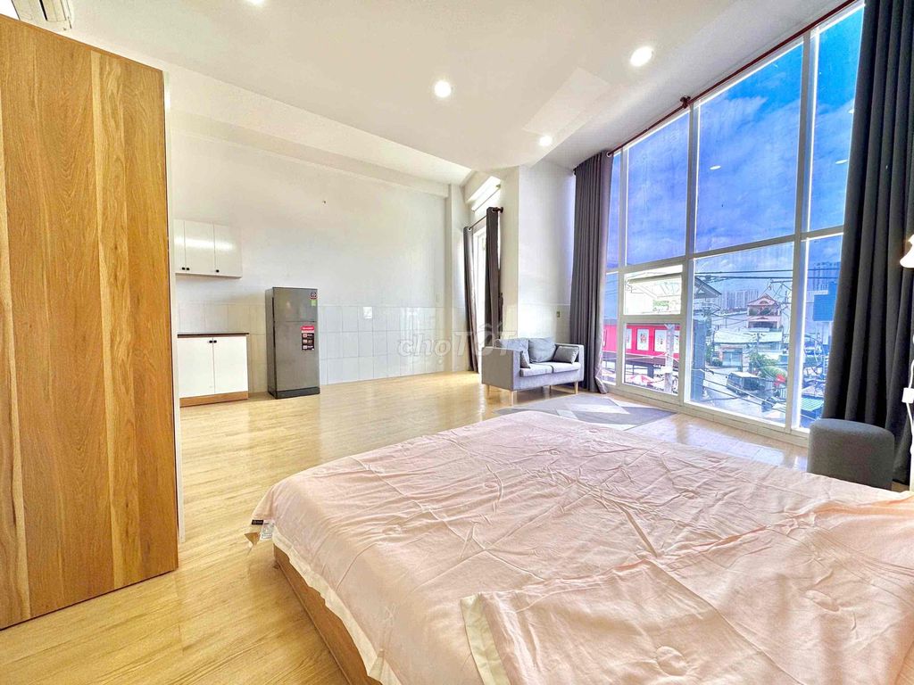 🎉🌈KHAI TRƯƠNG STUDIO BAN CÔNG KÍNH SIZE - NGAY TRUNG TÂM QUẬN 2