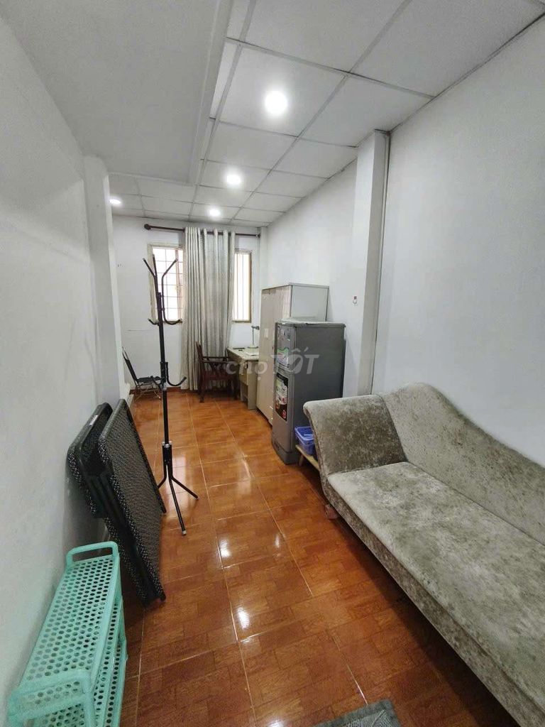 Студия 35м2 с балконом и мебелью на Nguyen Thi Minh Khai, Даркао, 1-й округ