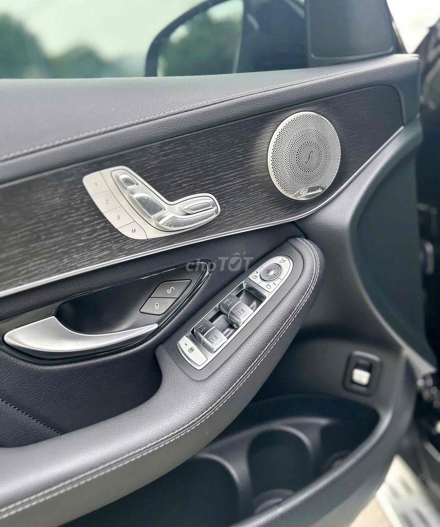 Mercedes GLC300 4Matic sx 2022 màu đen lướt đẹp. Mua bán Ô tô tại Quận Cầu Giấy Hà Nội được đăng bởi Cao Quý hình 6