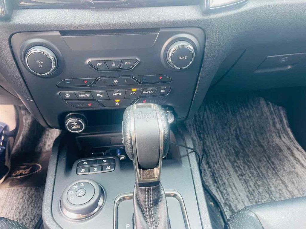 Ford Everest 2019 Titanium 4x4 AT hơn 11 vạn km!. Mua bán Ô tô tại Quận Hoàng Mai Hà Nội được đăng bởi Dương Xuân Trường hình 17