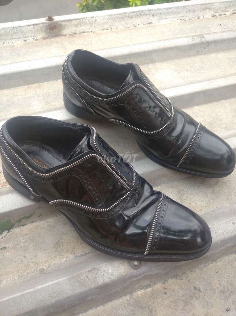 Louis Vuitton Black Patent Lace Up Oxfords