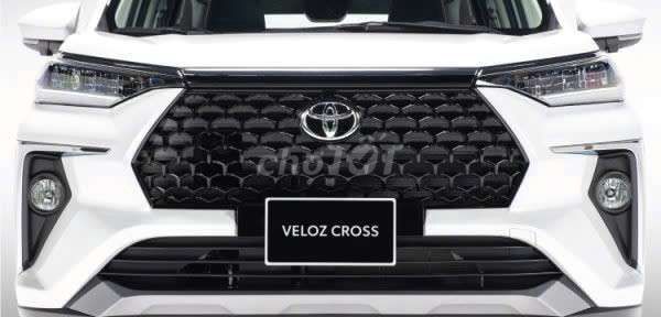 Toyota Veloz Cross AT белый