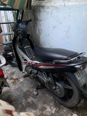 sirrius RC đen trắng bánh mâm 2011. Mua bán Xe máy tại Quận 4 Tp Hồ Chí Minh được đăng bởi Huỳnh Thị Thu Cúc