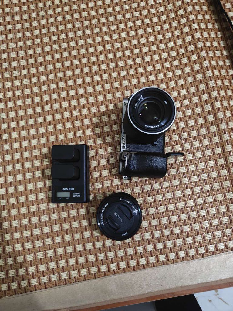 Máy ảnh Sony A6000 SEL 50 F1.8 Đen. Mua bán Máy ảnh, Máy quay tại Thị xã Duy Tiên Hà Nam được đăng bởi Nguyễn Công Hoàng hình 1