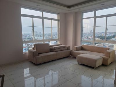 Аренда · 3 комн. · 140 м² · Quận 11, ул. Lạc Long Quân