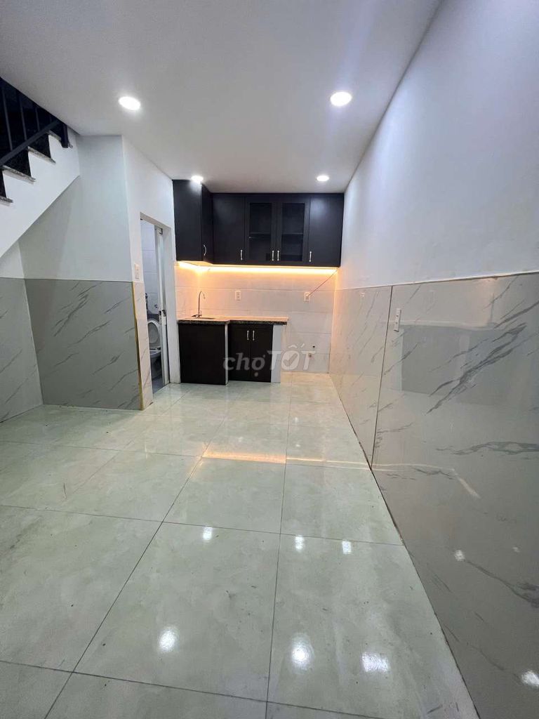 Nhà mới DTSD: 45m2. 1 lầu. Tô ngọc vân.Q12. Giá : 550tr