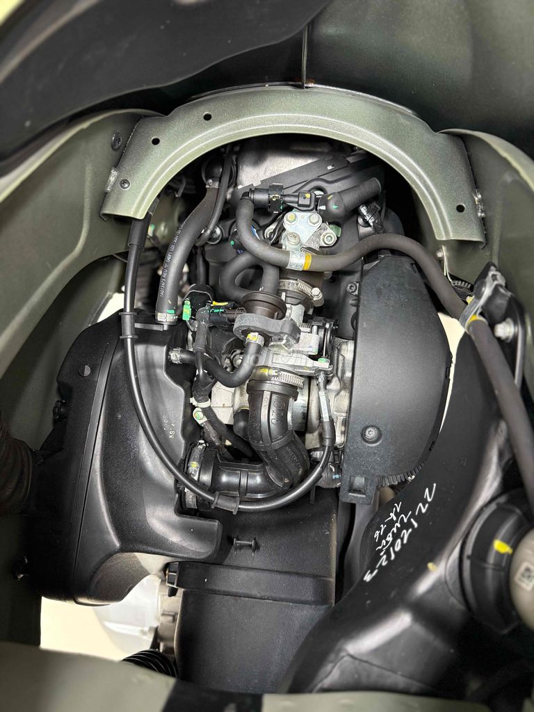 Vespa 125 siêu lướt vài ngàn km đẹp như bức tranh. Mua bán Xe máy tại Quận Thanh Khê Đà Nẵng được đăng bởi THẾ MẪN CHUYÊN XE LƯỚT CÓ BÁN TRẢ GÓP  hình 12