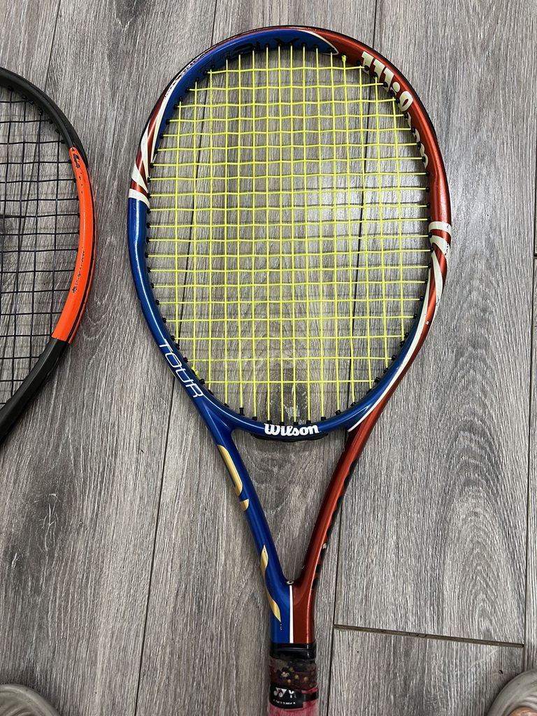 Vợt tennis Burn 260g và Pro tour 289g. Mua bán Đồ thể thao, Dã ngoại tại Quận Hải Châu Đà Nẵng được đăng bởi Long Vu Tuan hình 1
