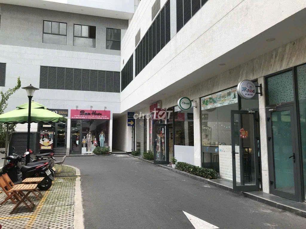 Аренда · 1 комн. · 32 м² · Quận 6, ул. Đường Võ Văn Kiệt