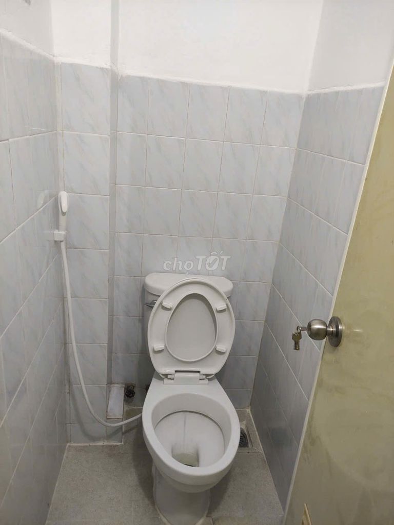 Phòng trọ 16m2 đường Đồng Đen, Tân Bình