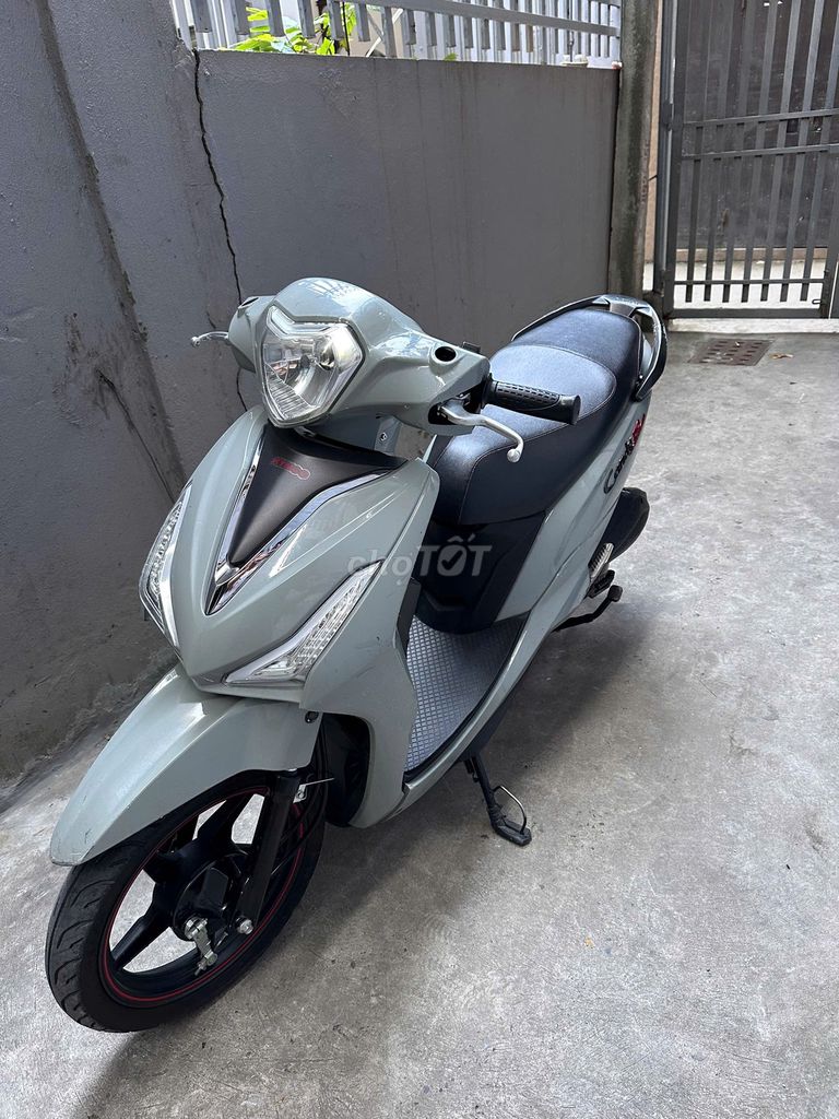 Скутер Kymco Candy 50 Hermosa 2024, серый